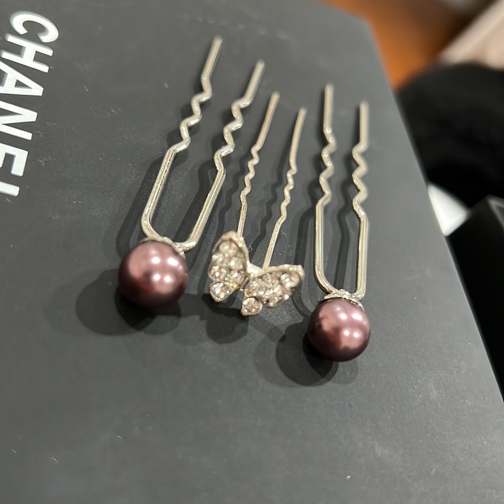 Set of three hair pins